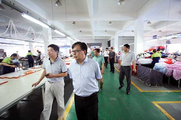 安庆市政府副秘书长张剑率中远集团来酷豆丁考察