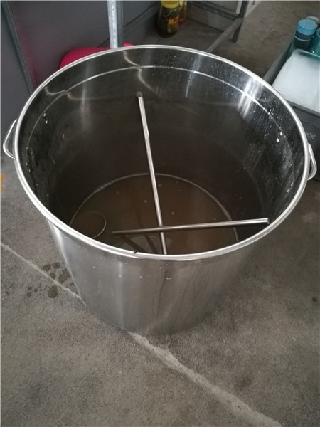 酷豆丁公司工会为一线职工“送清凉”