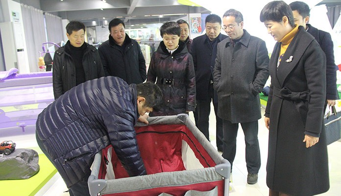 市领导带队深入酷豆丁调研“四送一服”开展情况