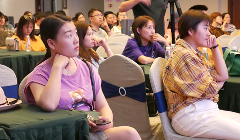 现代父母们不得不听的一课 I 酷豆丁公益早教大讲堂精彩开讲！